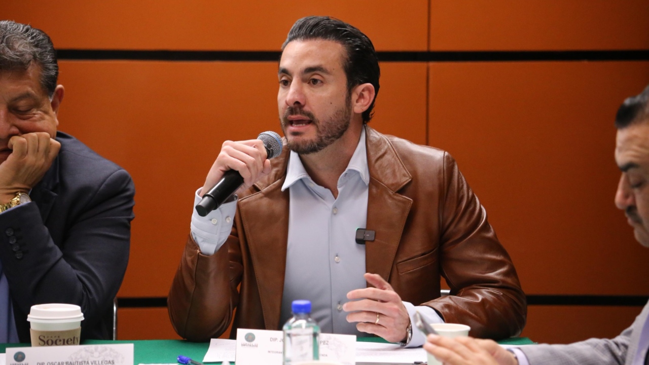 Avalan en Comisión iniciativa del diputado Toño López