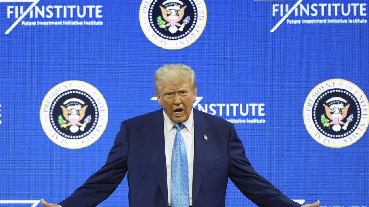 Elogia Trump campaña vs fentanilo de Sheinbaum
