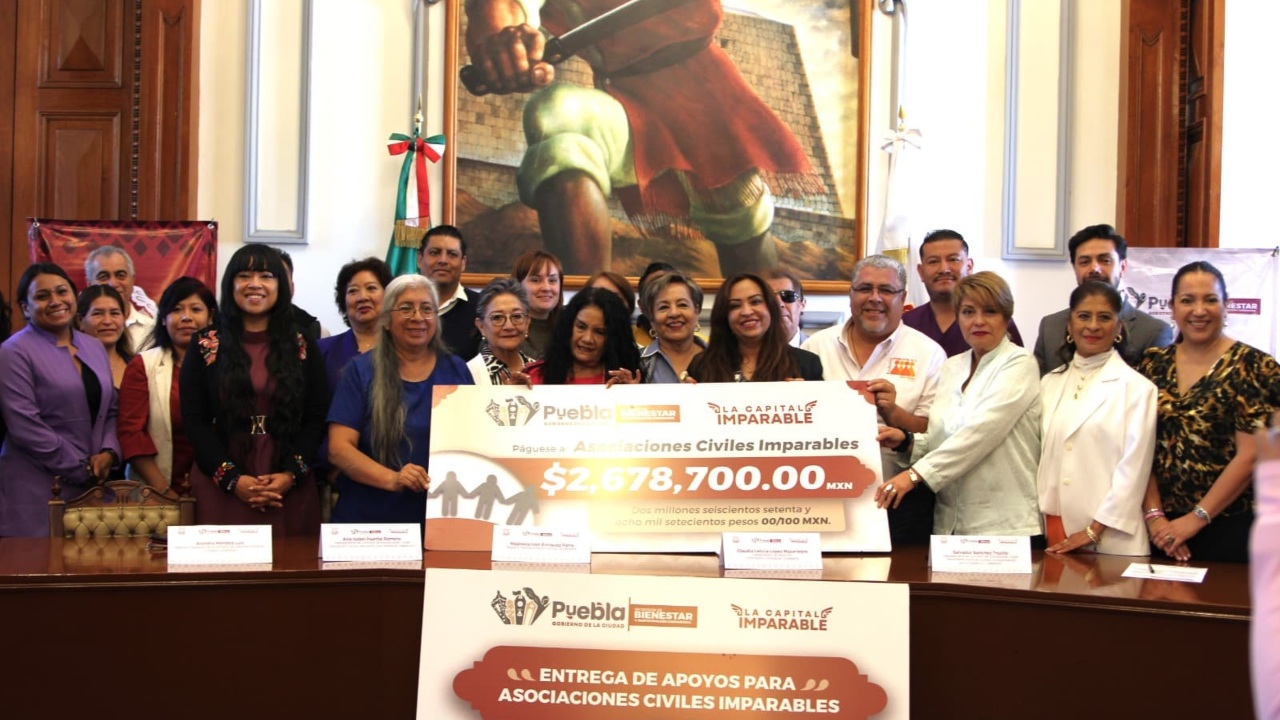 Gobierno capitalino impulsa el bienestar social con apoyo a asociaciones