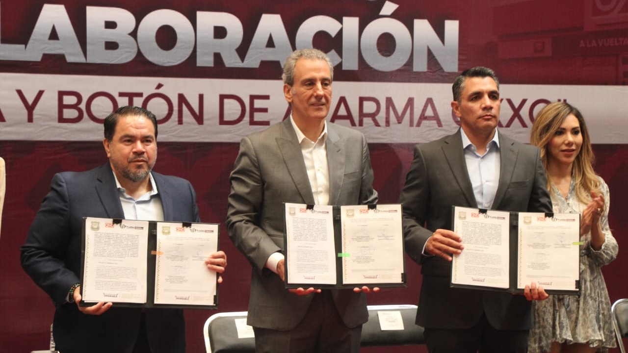 Oxxo dona 30 torres Atalaya para fortalecer seguridad en la capital poblana