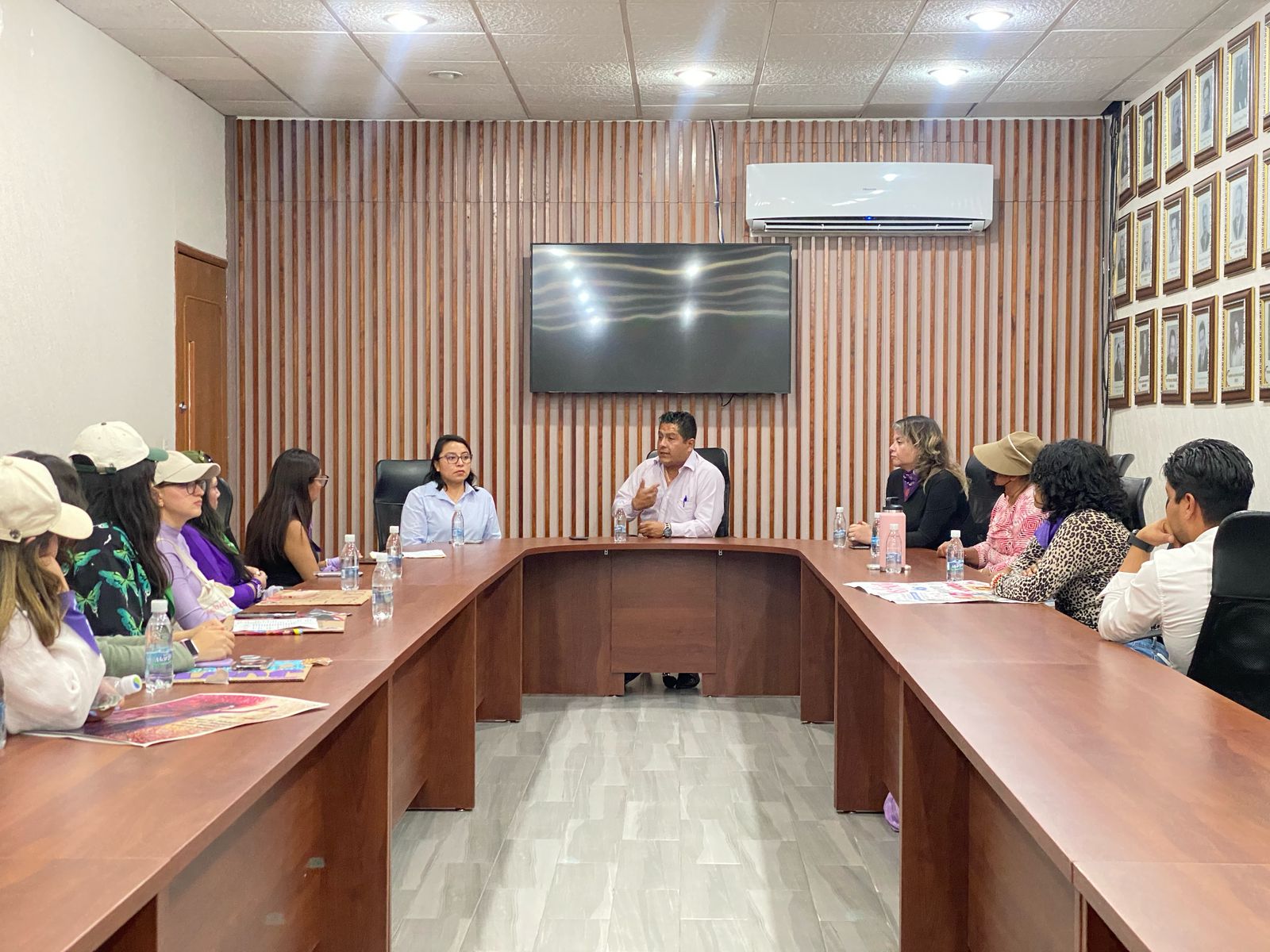 Municipio de Texmelucan atiende demandas de colectivos feministas