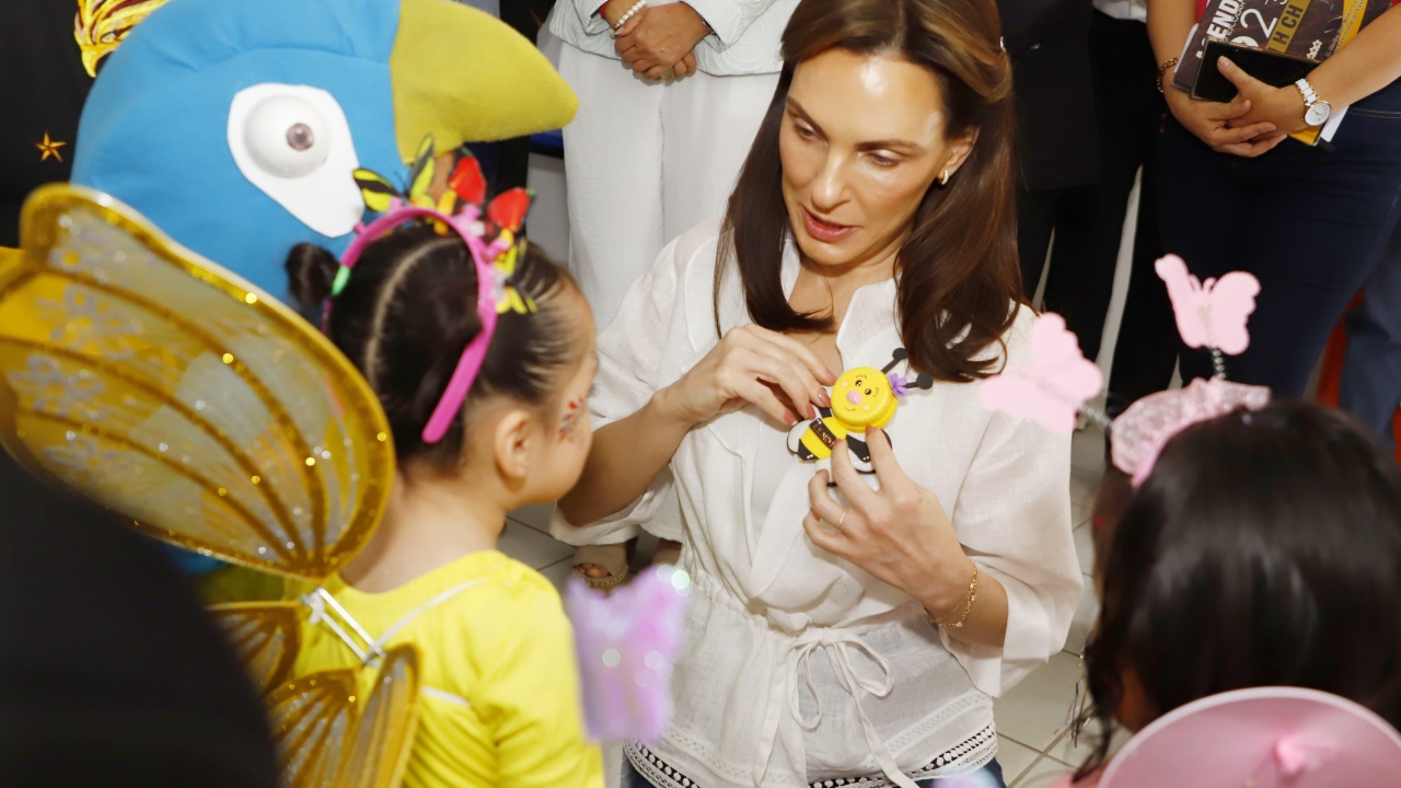 Visita MariElise Budib instalaciones del Centro de Desarrollo Infantil