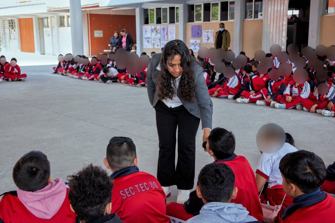 Imparte SMDIF “Prevención de la violencia de género” a estudiantes de la capital