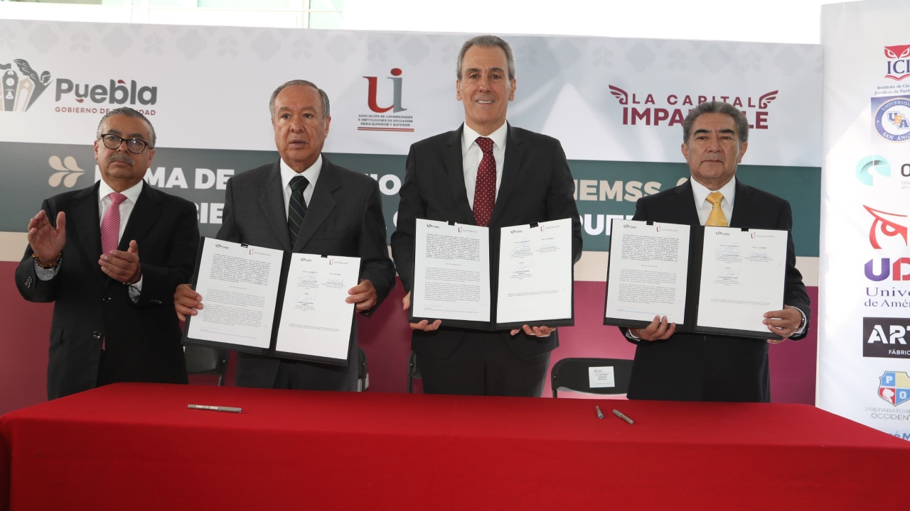 Comuna y AUIEMSS impulsan educación y desarrollo profesional