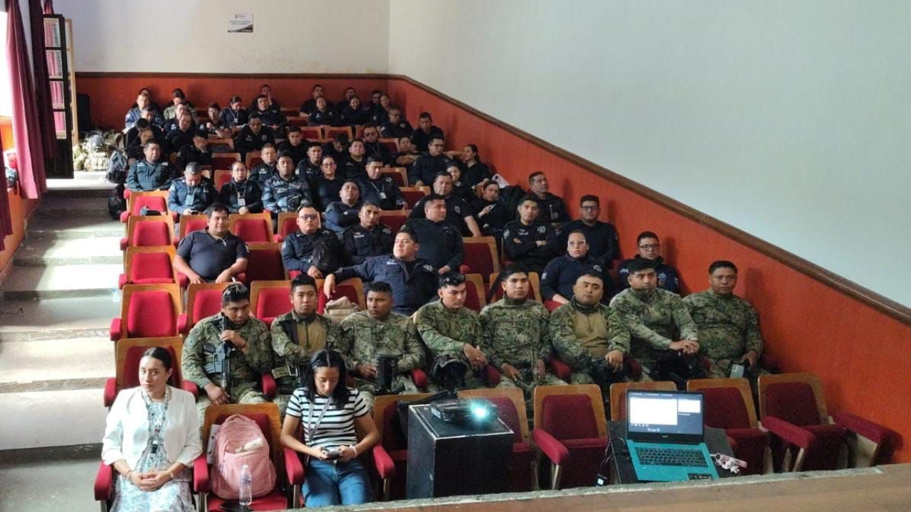 Capacita CDH Puebla a personal de la Marina y Seguridad de Teziutlán
