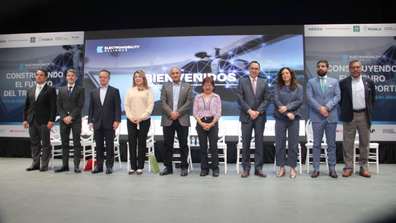 Revisan futuro de la electromovilidad en el transporte de Puebla