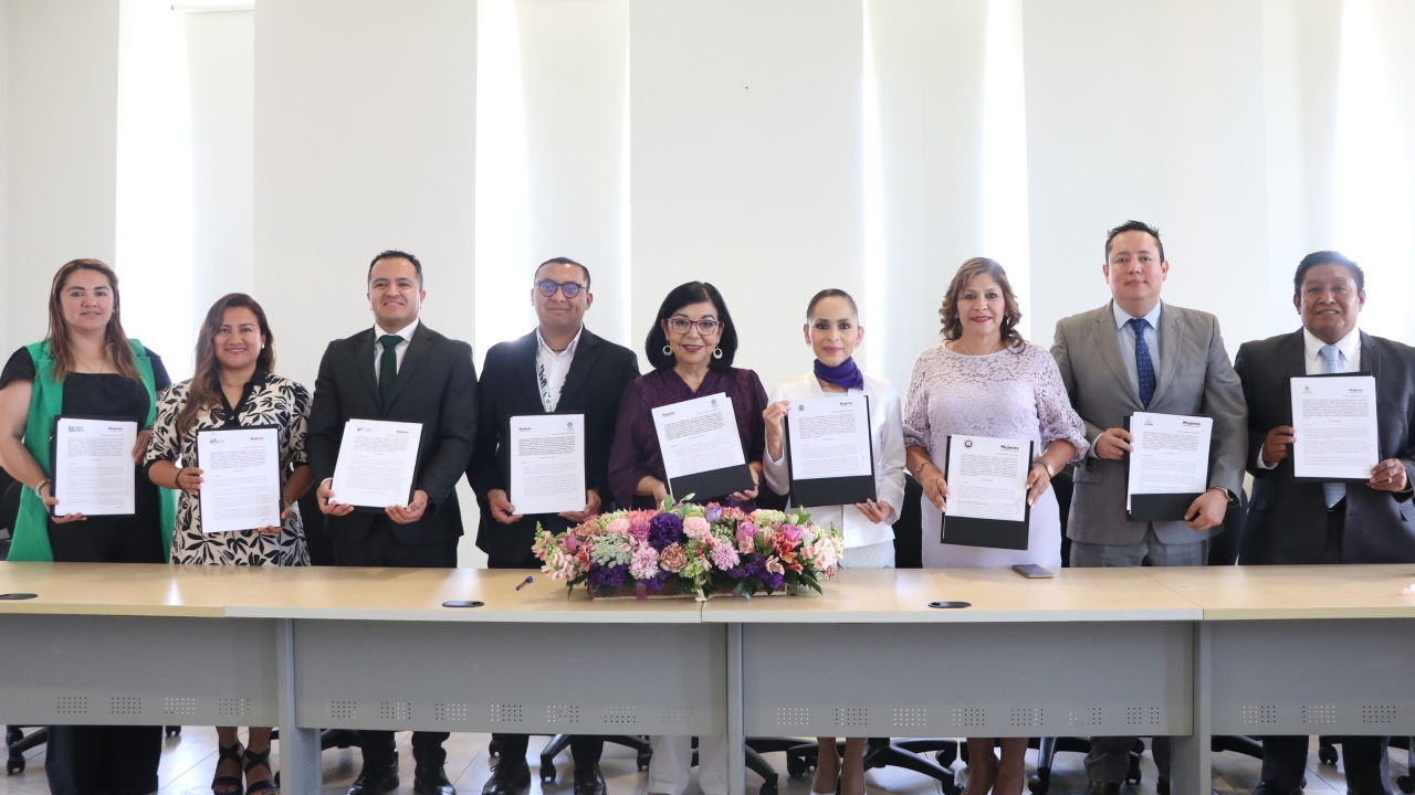 Firma Secretaría de las Mujeres convenio con IES del estado