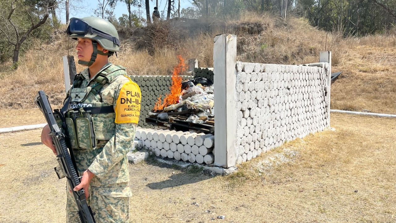 Incineran 119 kilos de narcóticos en la zona militar de Puebla