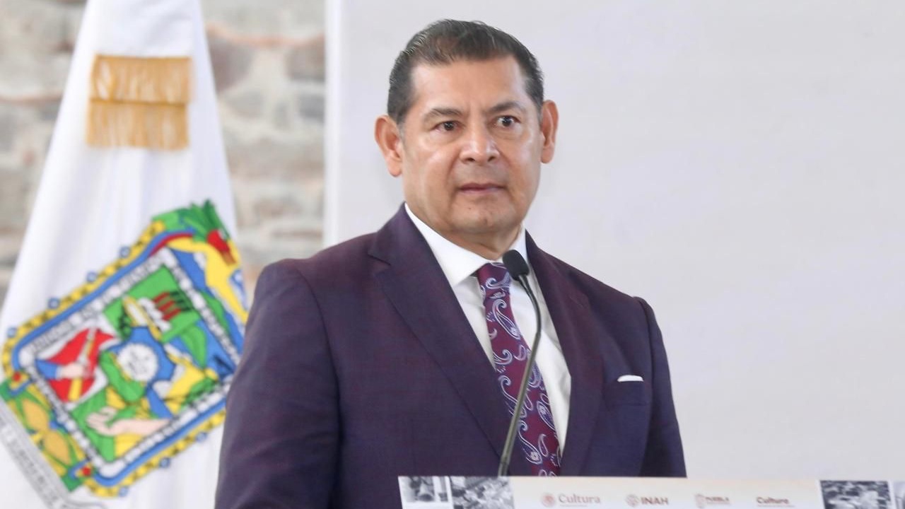 Pide Armenta a Grupo Proyecta donar terreno para viviendas de policías