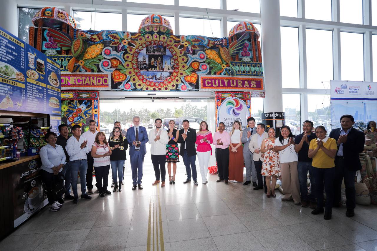 San Andrés Cholula presenta corredor artesanal en el Aeropuerto Internacional de Puebla 2024