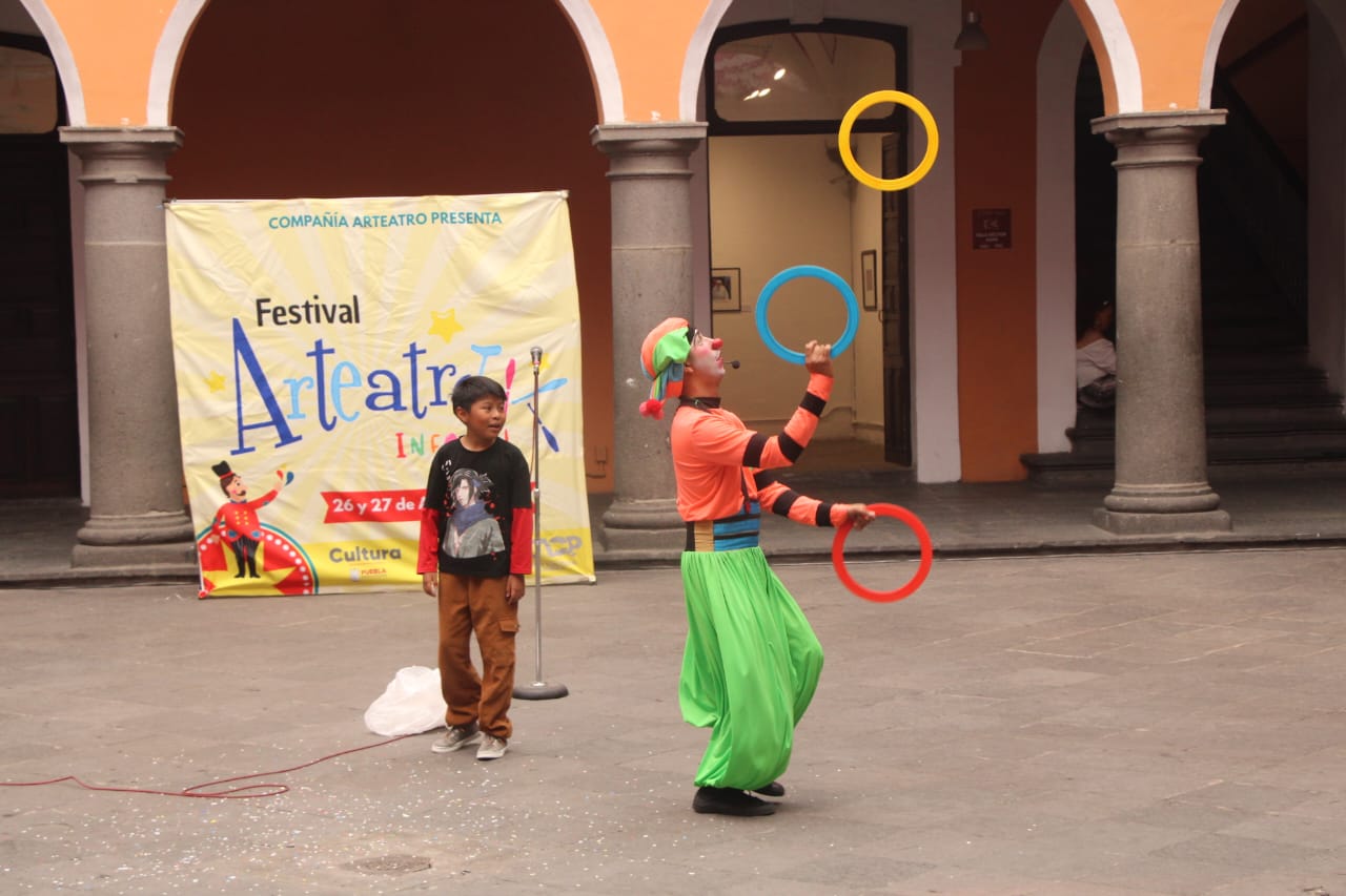 Celebran el Día del Niño con actividades culturales en el Zócalo de Puebla