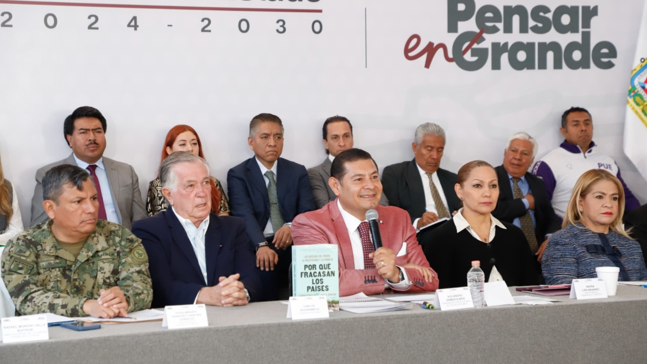 Grupo Haras dona terreno para construir casas de policías en Puebla
