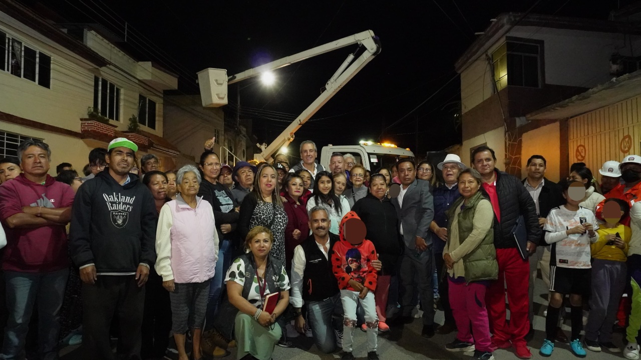 Colonia Miguel Hidalgo brilla con nuevas luminarias LED