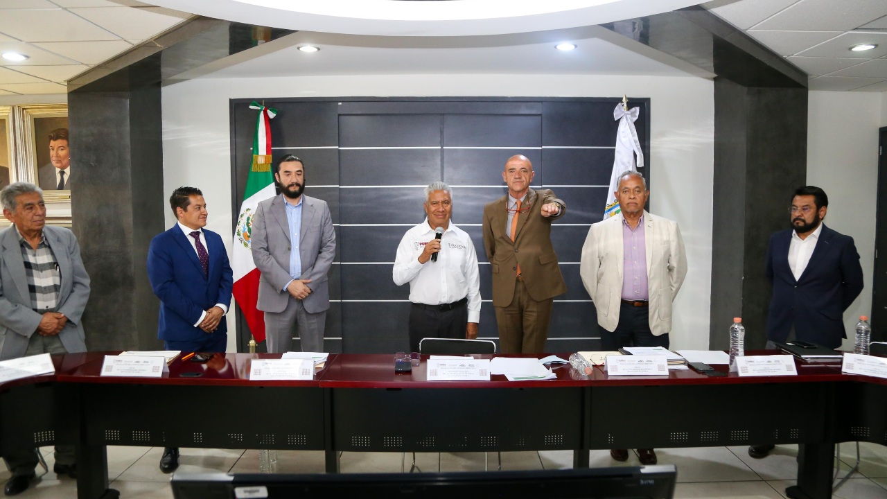 Sánchez Solá asume titularidad de la Universidad del Deporte de Puebla