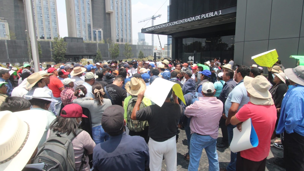 Campesinos exigen la devolución de impuestos al SAT en Puebla