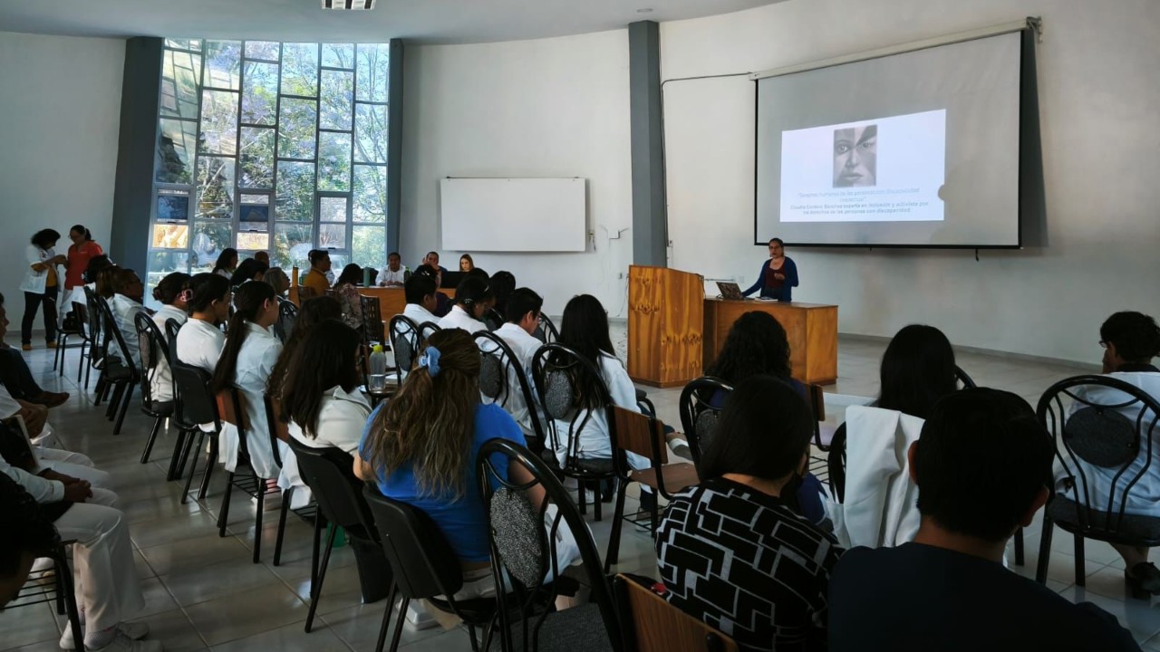 CDH Puebla capacita en derechos humanos de personas con discapacidad