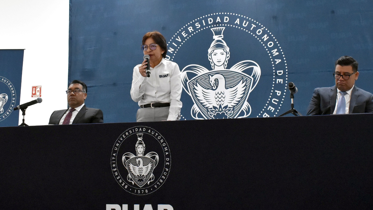 Rectora la BUAP pide disculpas a la sociedad poblana por el paro