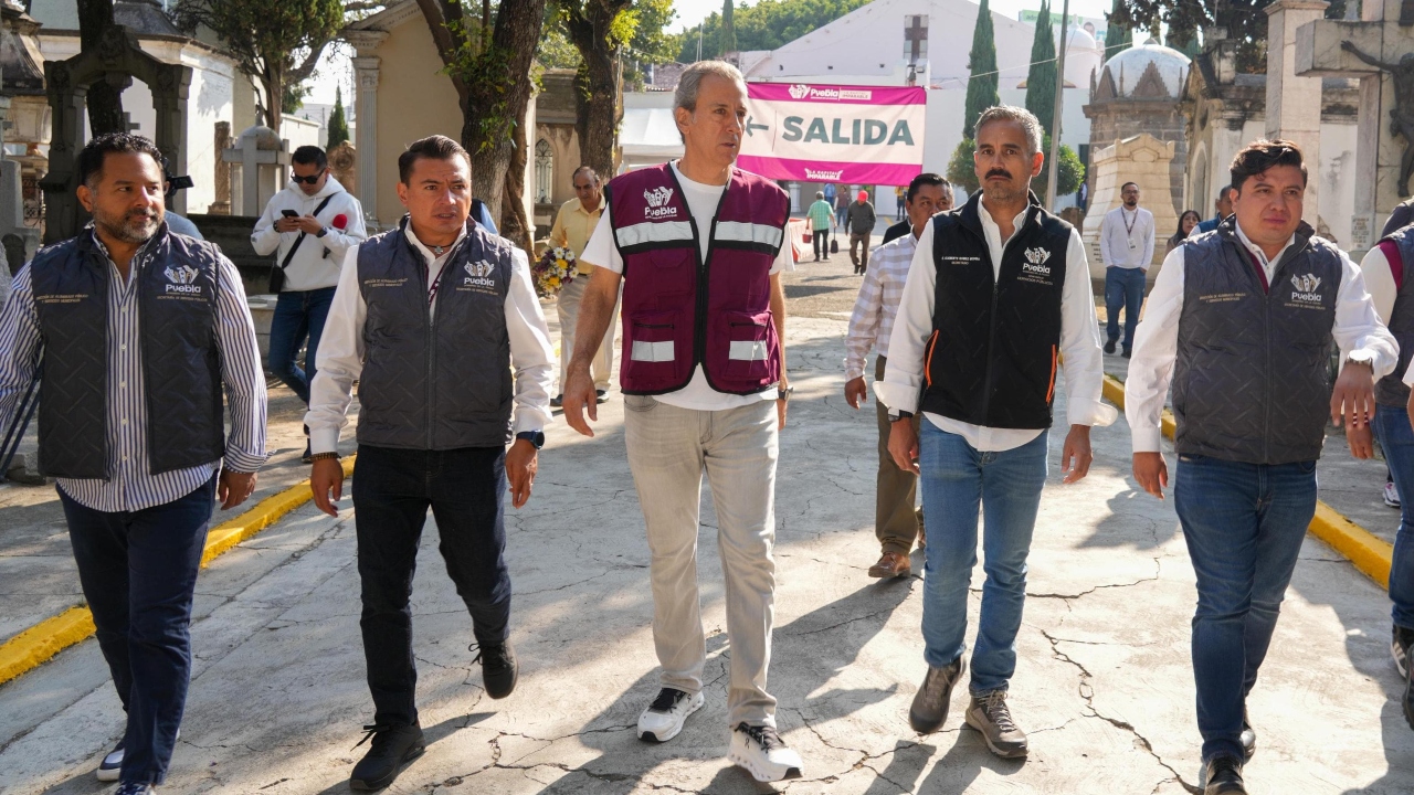 Chedraui encabeza operativo en Panteón Municipal por el Día de las Madres