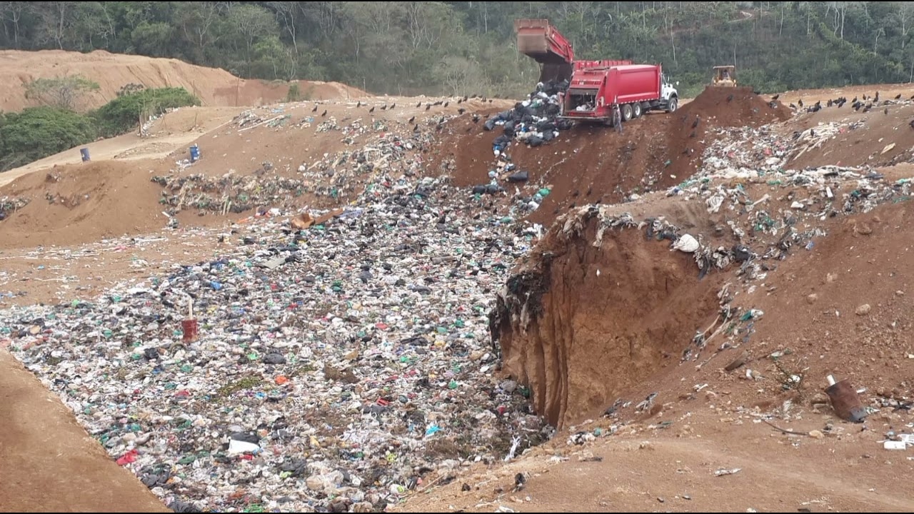 Armenta señala que los rellenos sanitarios deben convertirse en centros de reciclaje