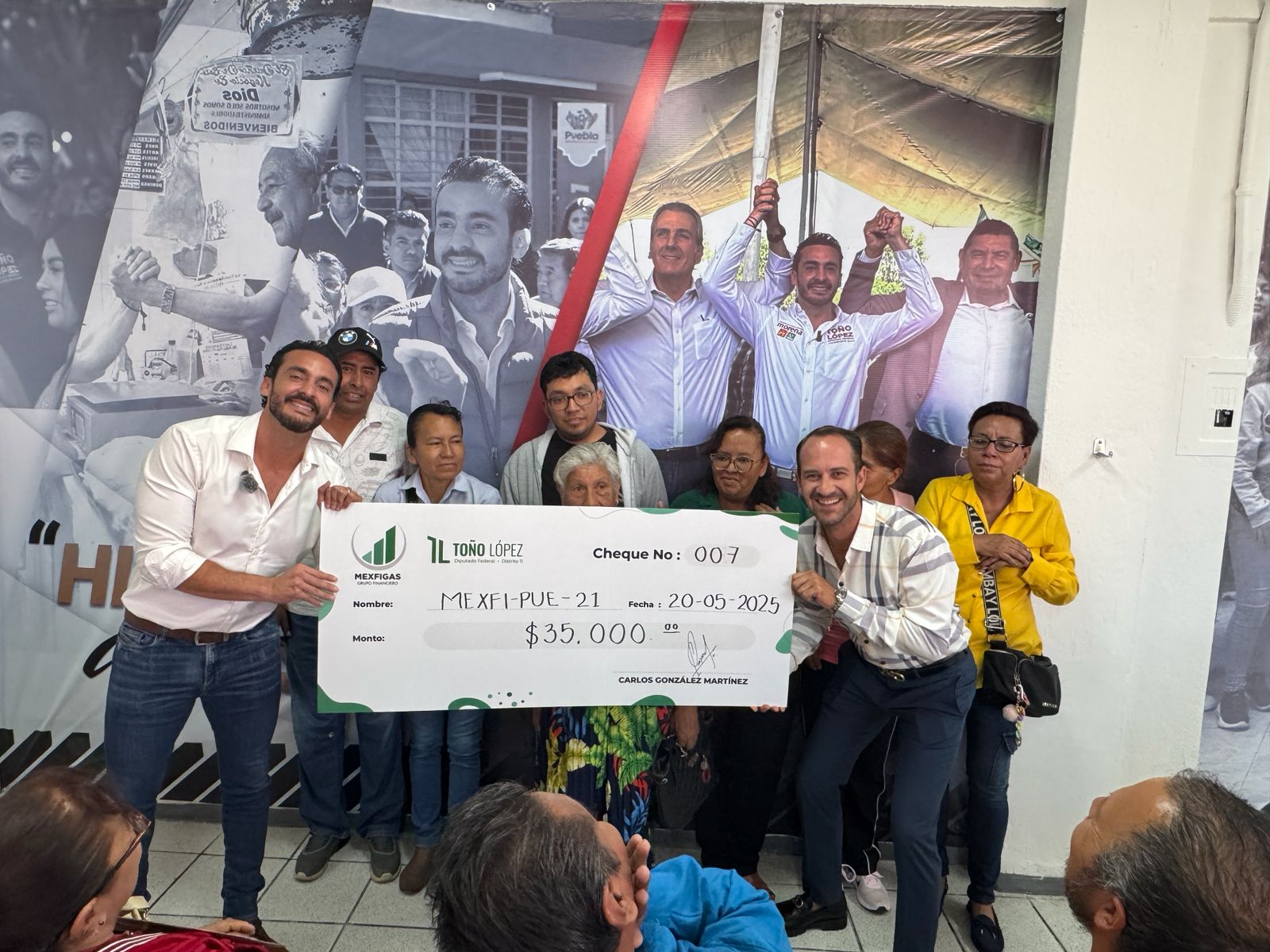 Toño López entrega 270 mil pesos en Créditos Solidarios a Emprendedoras y Emprendedores del Distrito 11