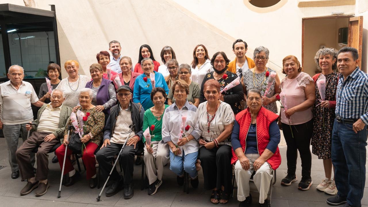 CDH Puebla celebra a madres del Club de Personas Adultas Mayores
