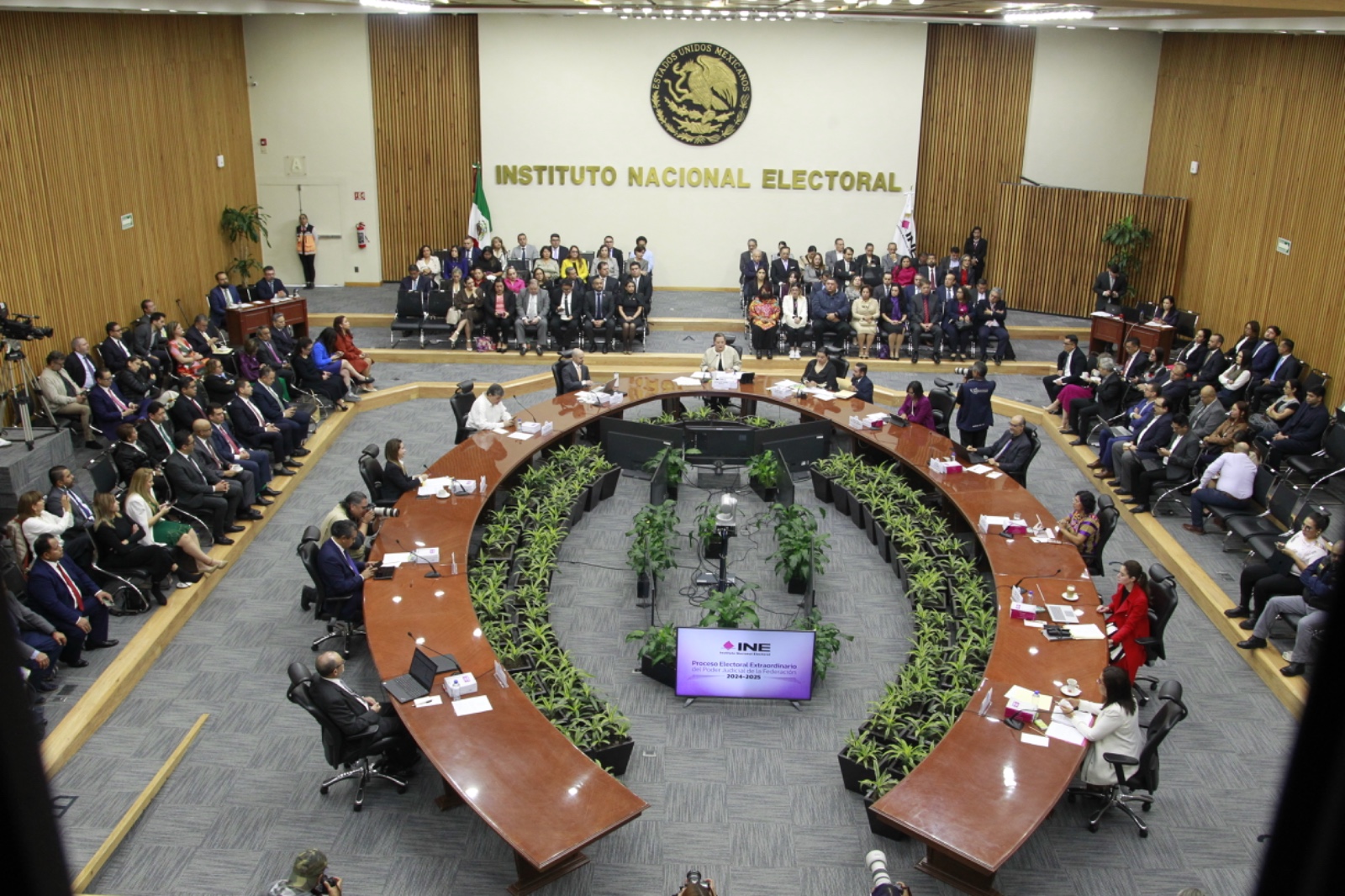 Posponen ratificación de jueces por inconsistencias en requisitos académicos