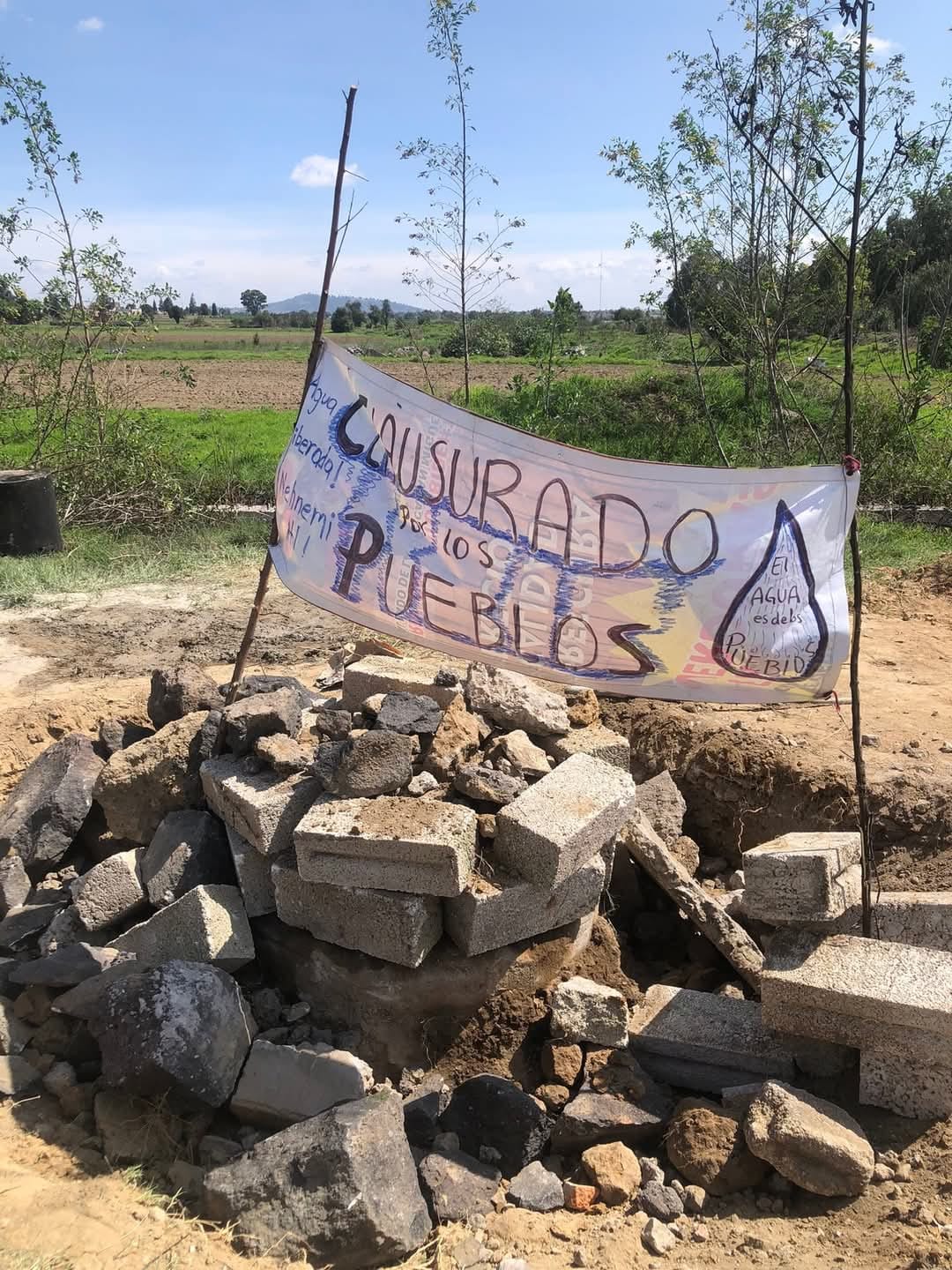 Habitantes de Xoxtla bloquean pozo de Agua de Puebla en defensa de sus recursos hídricos