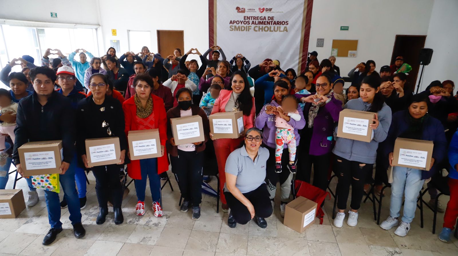 Entregan más de 300 despensas a mujeres embarazadas y en lactancia en San Pedro Cholula