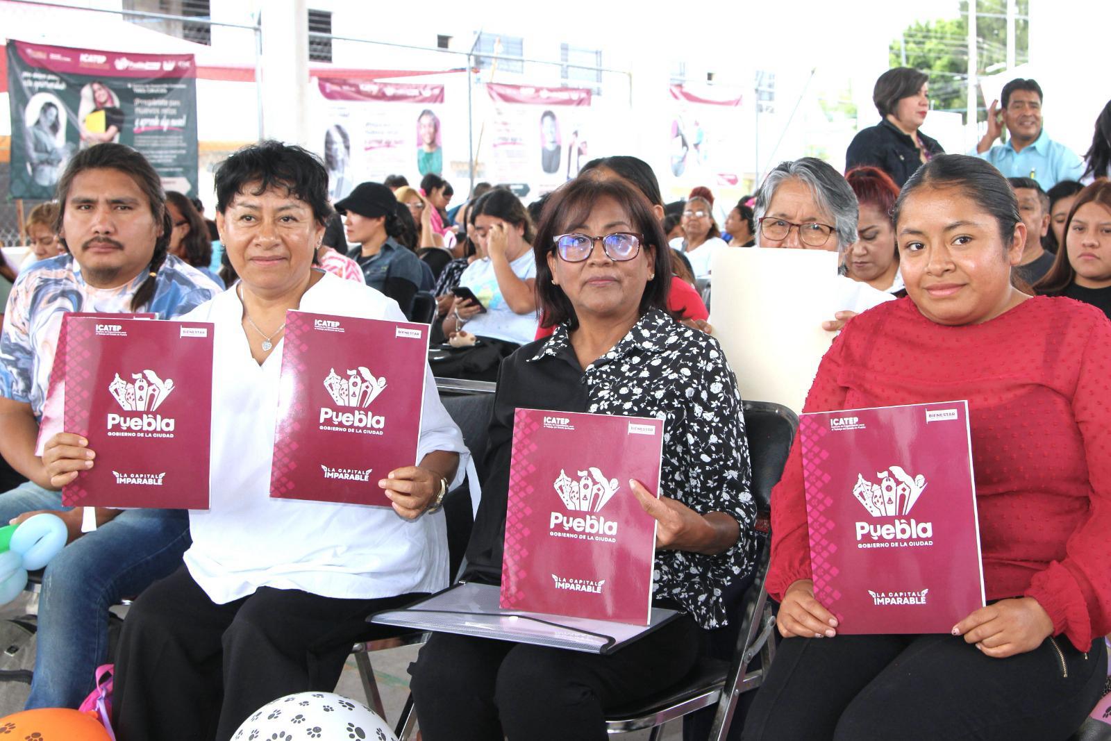 Impulsa Gobierno de Puebla capital el autoempleo con entrega de constancias de capacitación