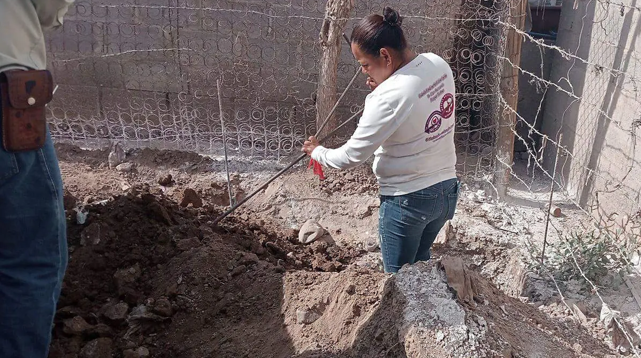 Hallan campamento con más de 200 prendas y fosas clandestinas en Miguel Alemán, Sonora