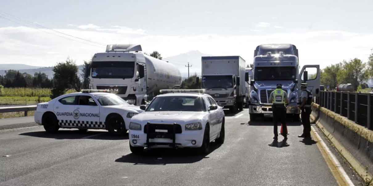 Refuerzan vigilancia en la autopista México–Puebla con operativo aéreo y cierre de accesos clandestinos