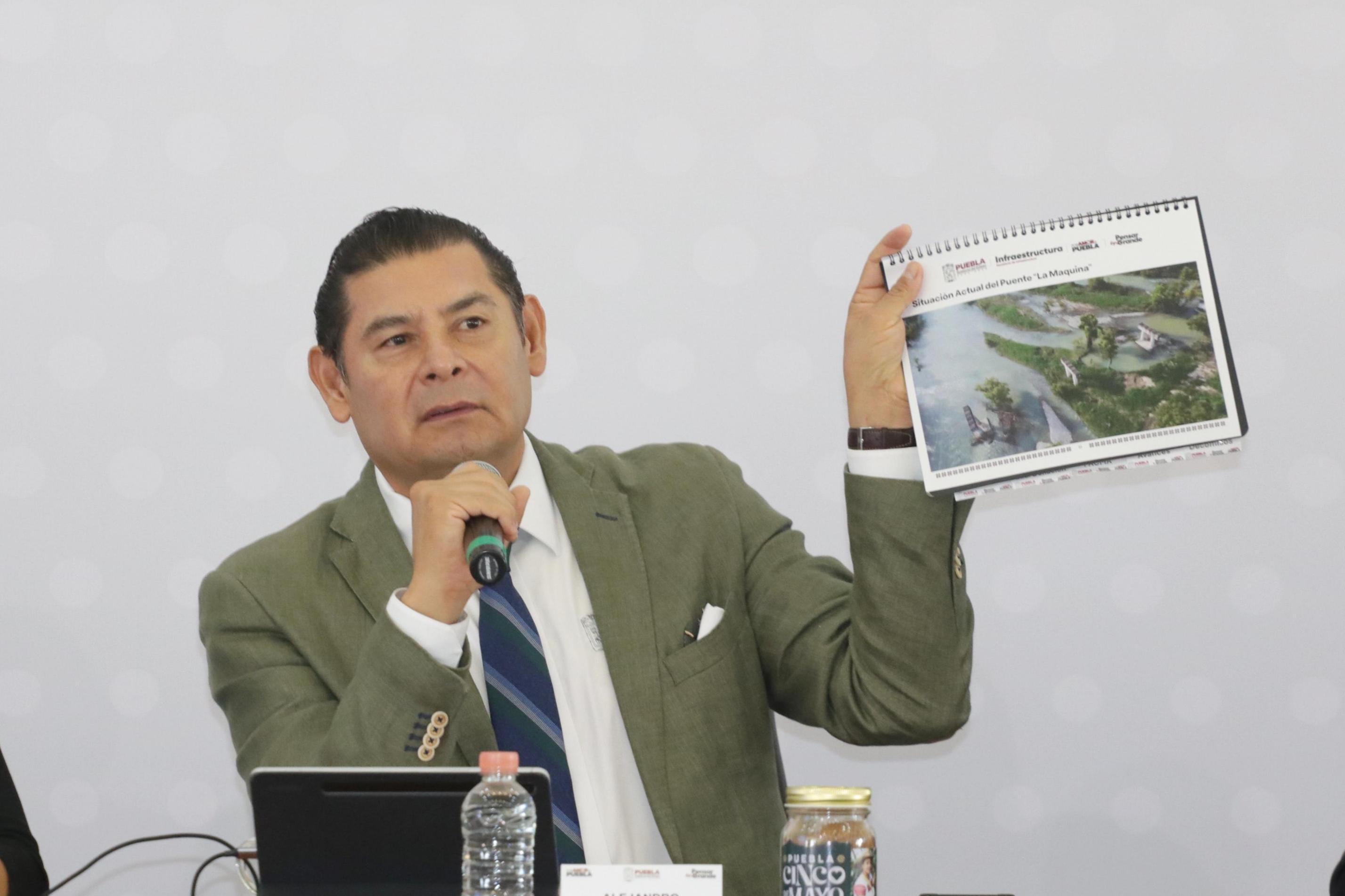 Escuadrón de Maquinaria rehabilita más de 300 calles en Puebla