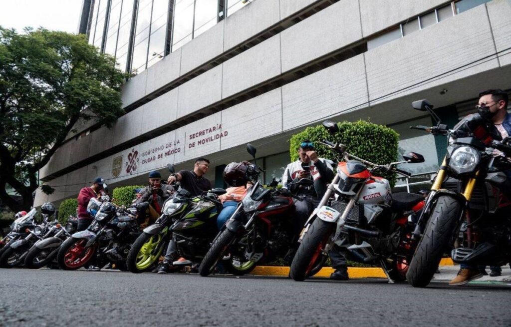 Sheinbaum plantea regular el uso de motocicletas a nivel nacional