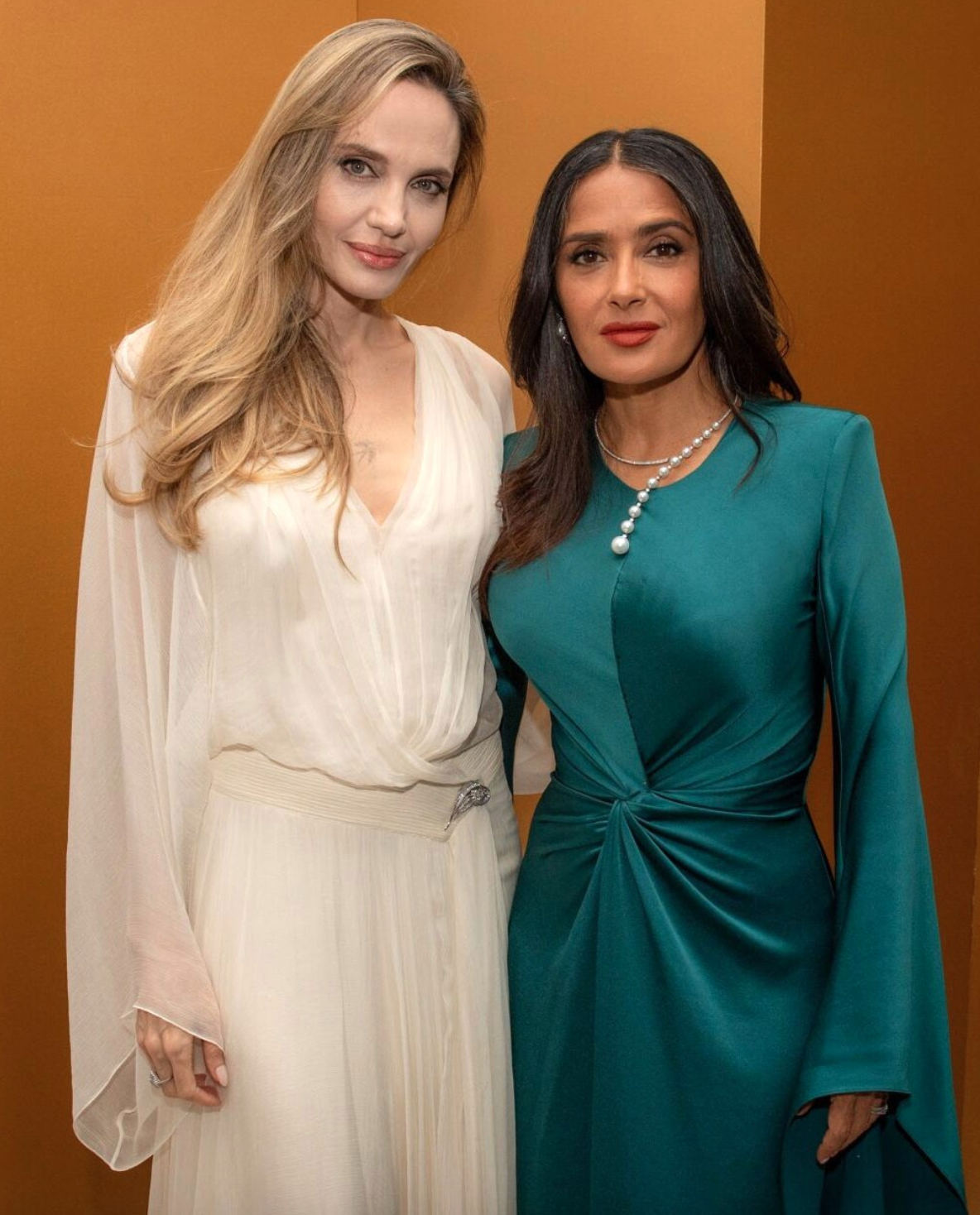 Angelina Jolie y Salma Hayek visitan Veracruz y se reúnen con la gobernadora Rocío Nahle