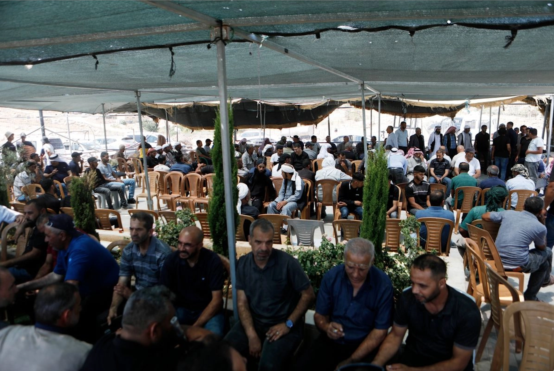 Colonos israelíes matan a un palestino y hieren a ocho más en Cisjordania