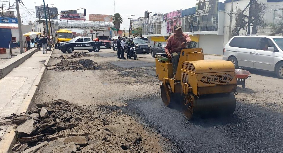 Gobierno de Texmelucan avanza con trabajos de bacheo en la cabecera municipal