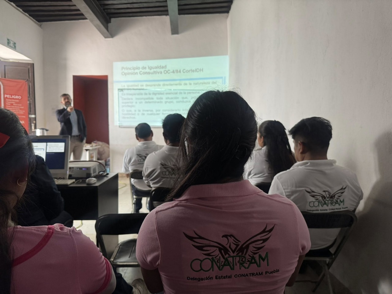 Capacitan a transportistas de Cholula en derechos humanos