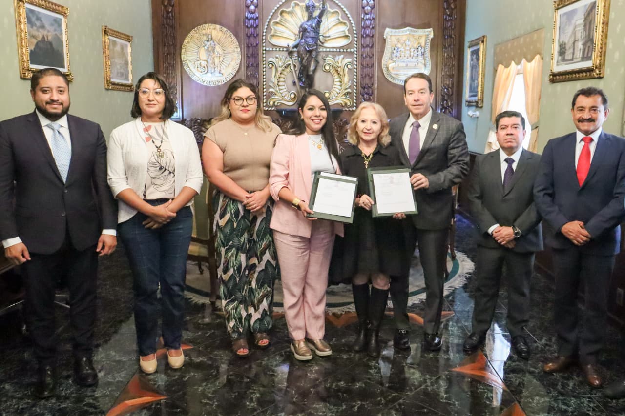 Cholula y la Escuela Libre de Derecho firman convenio: descuentos del 25% en mensualidades