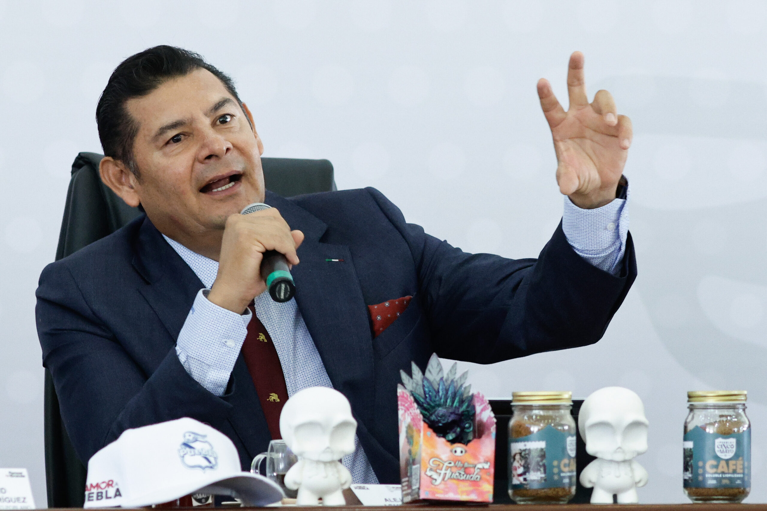 Armenta acusa al PAN de financiar campaña de desprestigio en Puebla