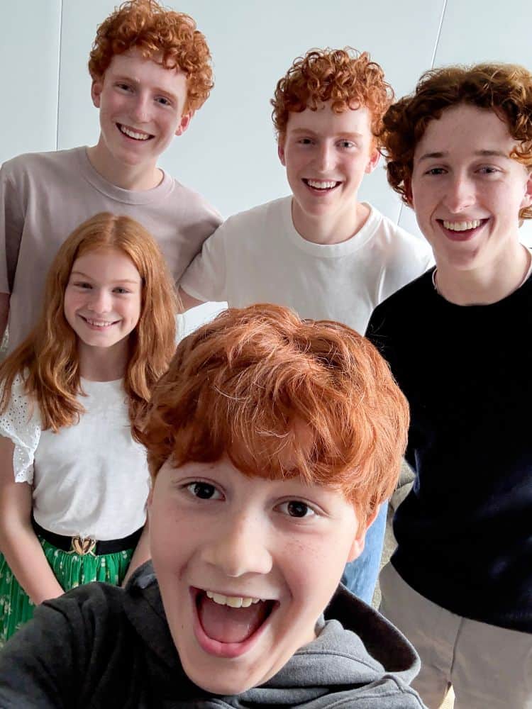 ¡El elenco sigue creciendo! La serie de ‘Harry Potter’ presenta a los hermanos Weasley