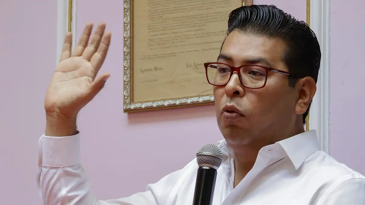 Movimiento Ciudadano suma al senador Néstor Camarillo tras su renuncia al PRI