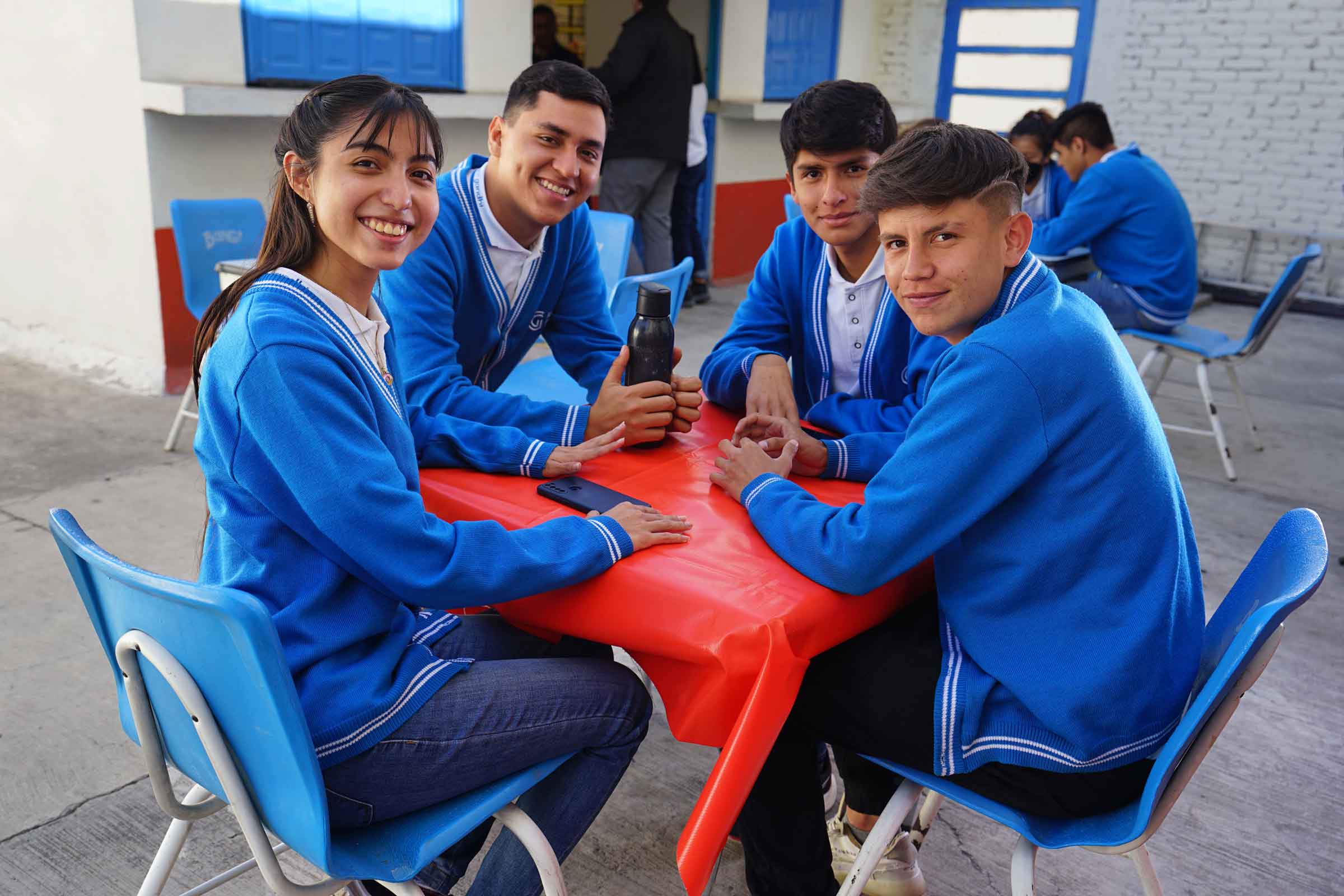 Fallas técnicas impiden a egresados de Puebla descargar su certificado de preparatoria