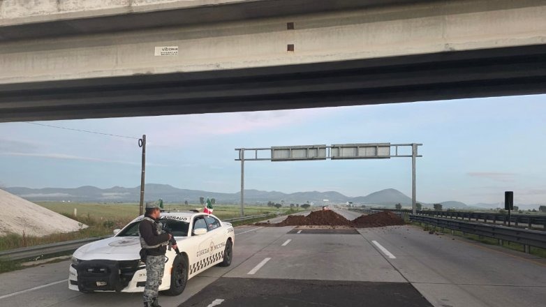 Ejidatarios mantienen bloqueo en Arco Norte por más de 60 horas