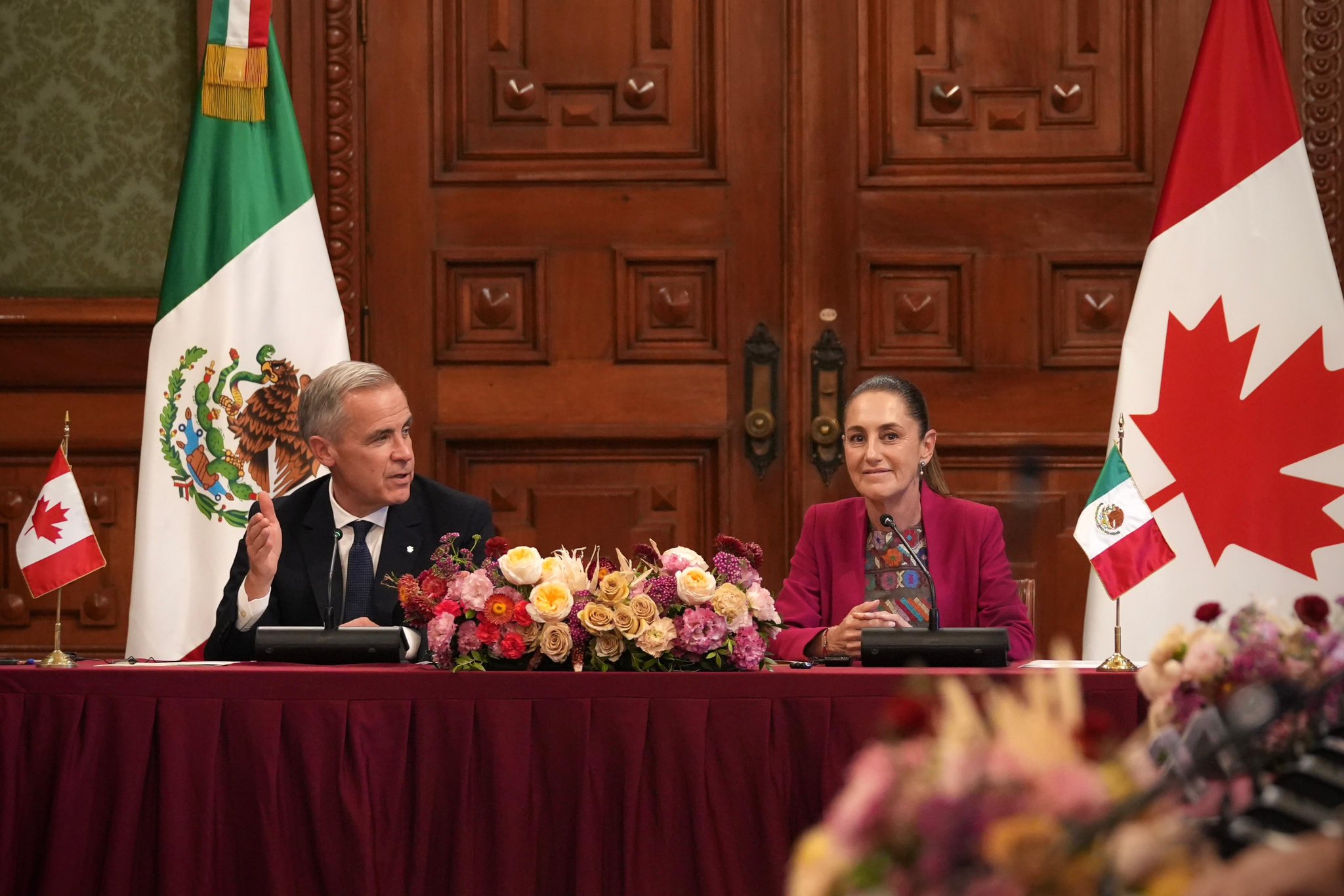 México y Canadá acuerdan diálogo de seguridad y cooperación en comercio y migración
