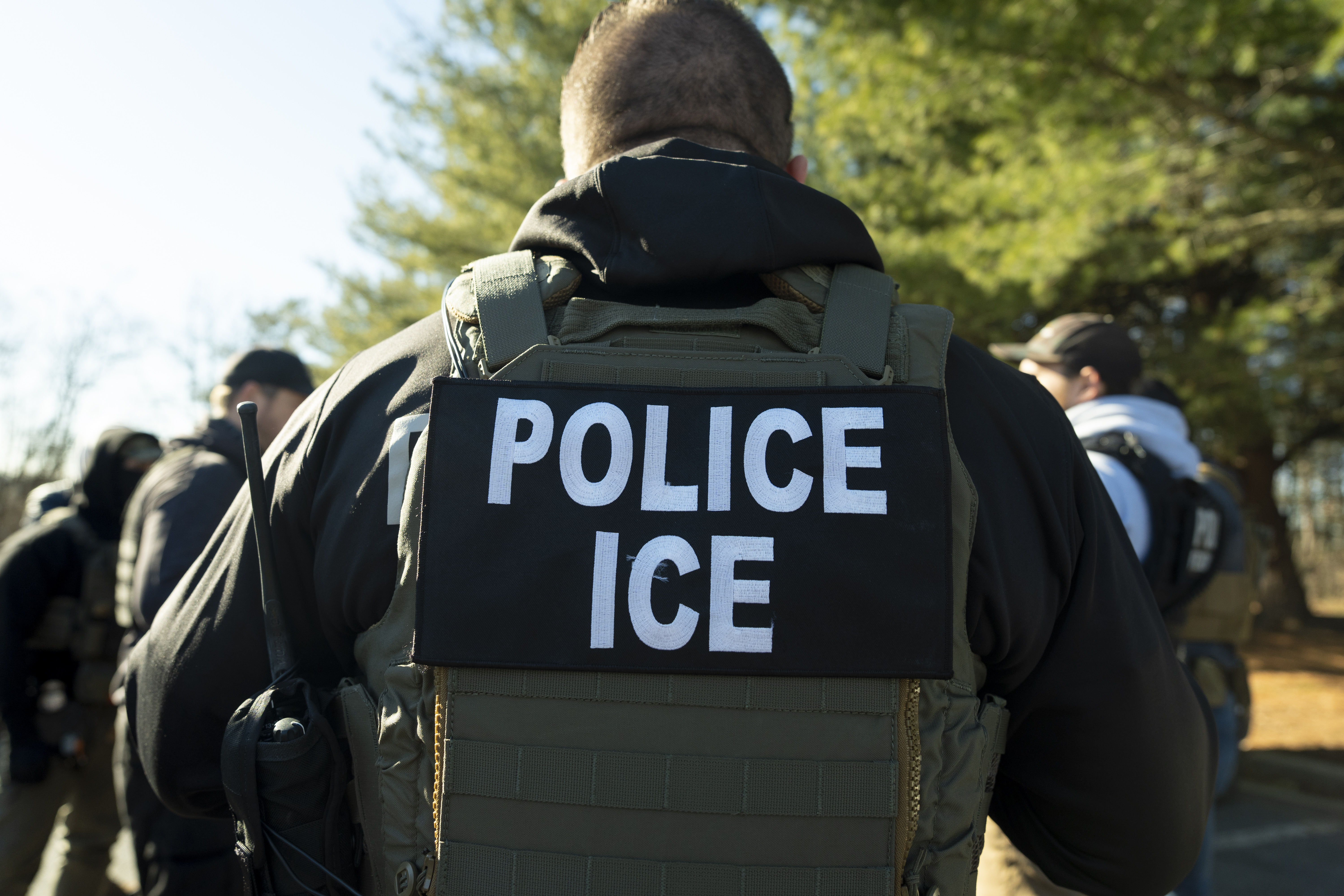 Tiroteo en centro de ICE en Dallas deja un muerto y dos heridos; el atacante se suicidó
