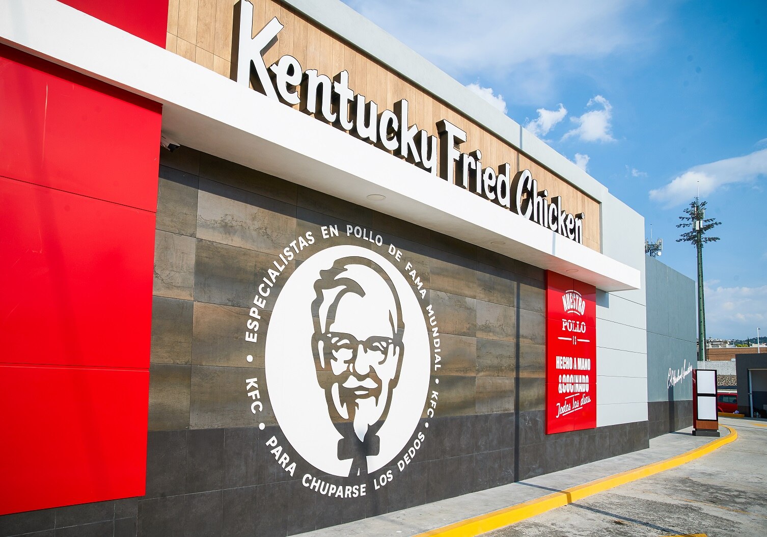 Asalto armado en KFC de Mayorazgo; clientes y trabajadores fueron encerrados