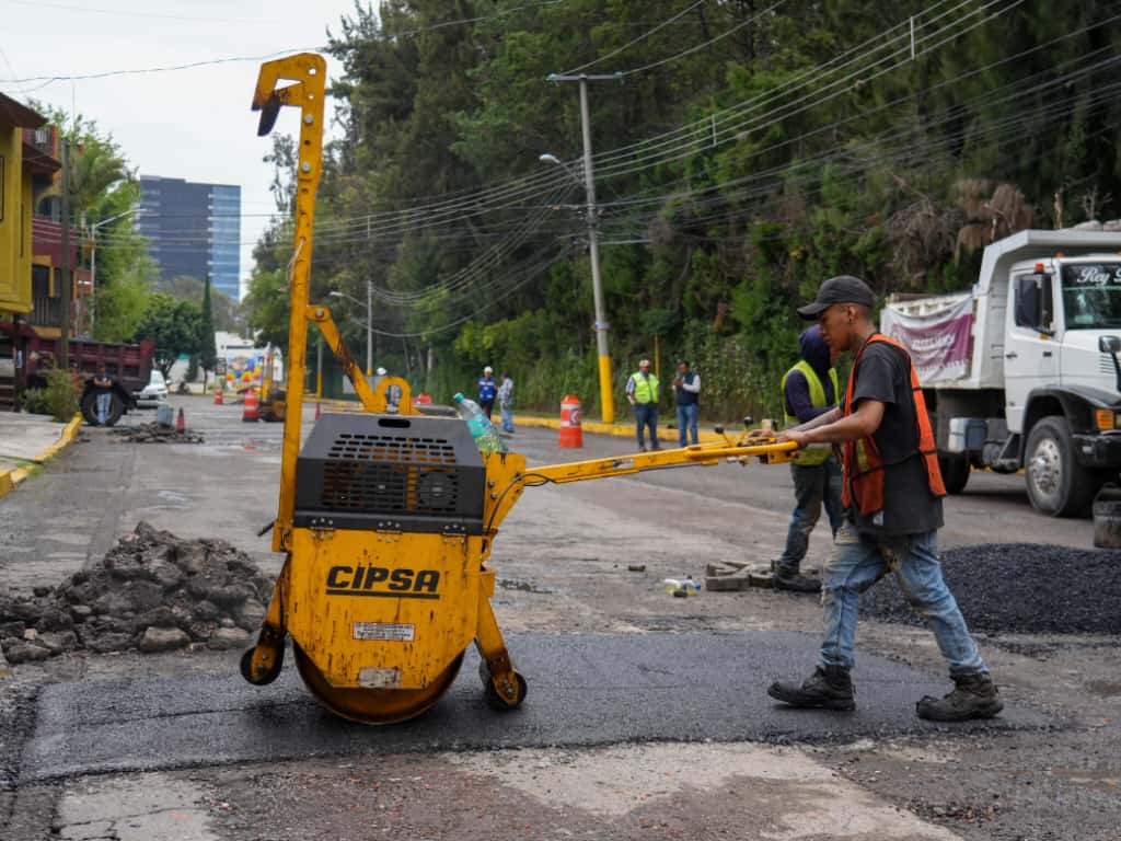 Gobierno de Puebla refuerza campaña de bacheo y atiende más de 140 mil reportes