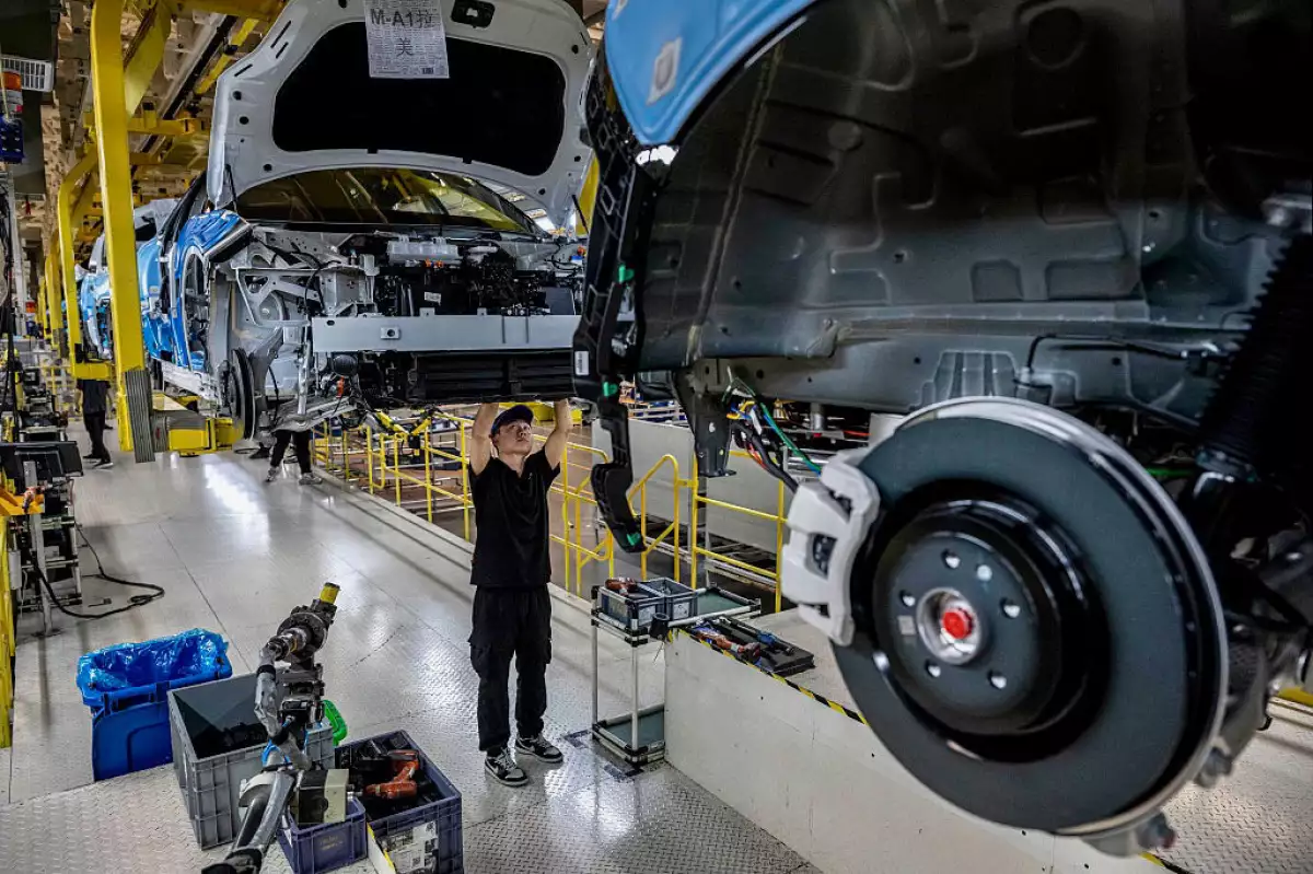 Aranceles del 50% a China impactarán mercado de refacciones y armadoras en México