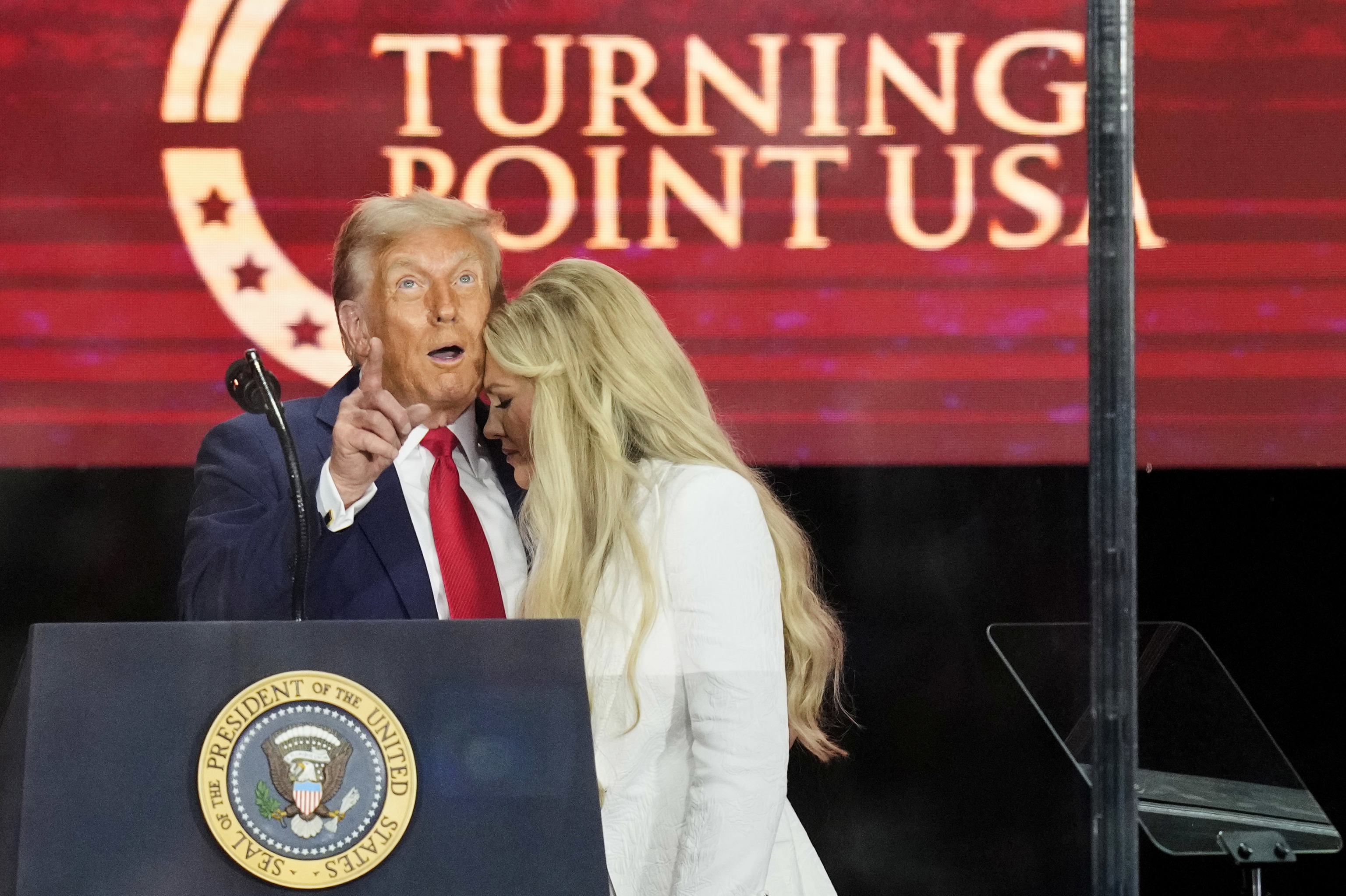 Trump llama “monstruo” al asesino de Charlie Kirk y anuncia Medalla Presidencial de la Libertad póstuma
