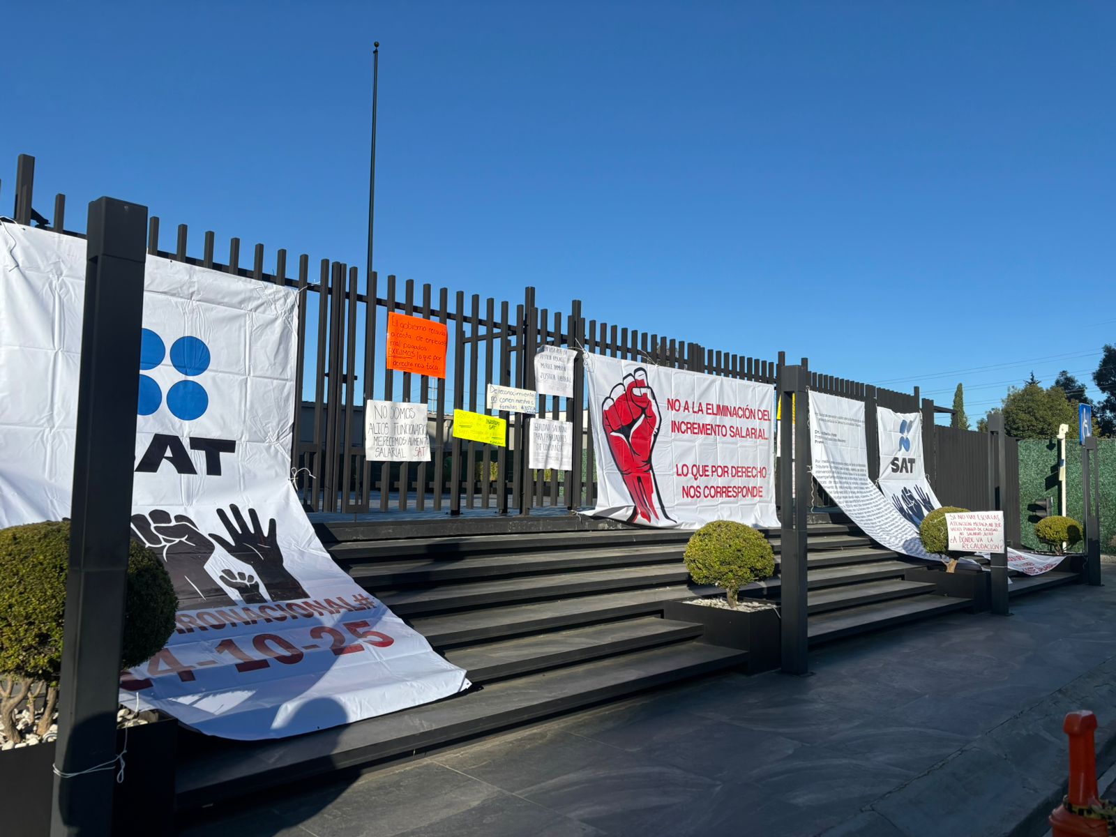Trabajadores del SAT Puebla se suman al paro nacional por falta de pago y malas condiciones laborales